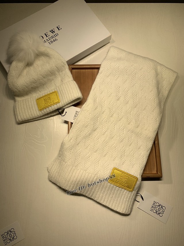 Loewe專櫃同步情侶款經典套裝帽子圍巾 羅意威男女款羊毛套裝帽子帶狐狸毛球 mmyj2994